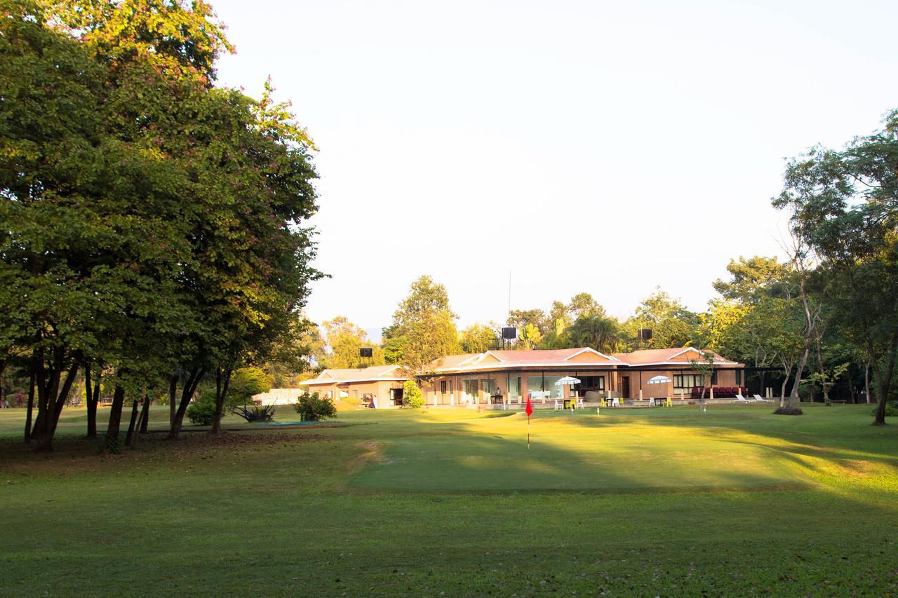 Miraaya Wellness And Golf Resort Csitvan Kültér fotó
